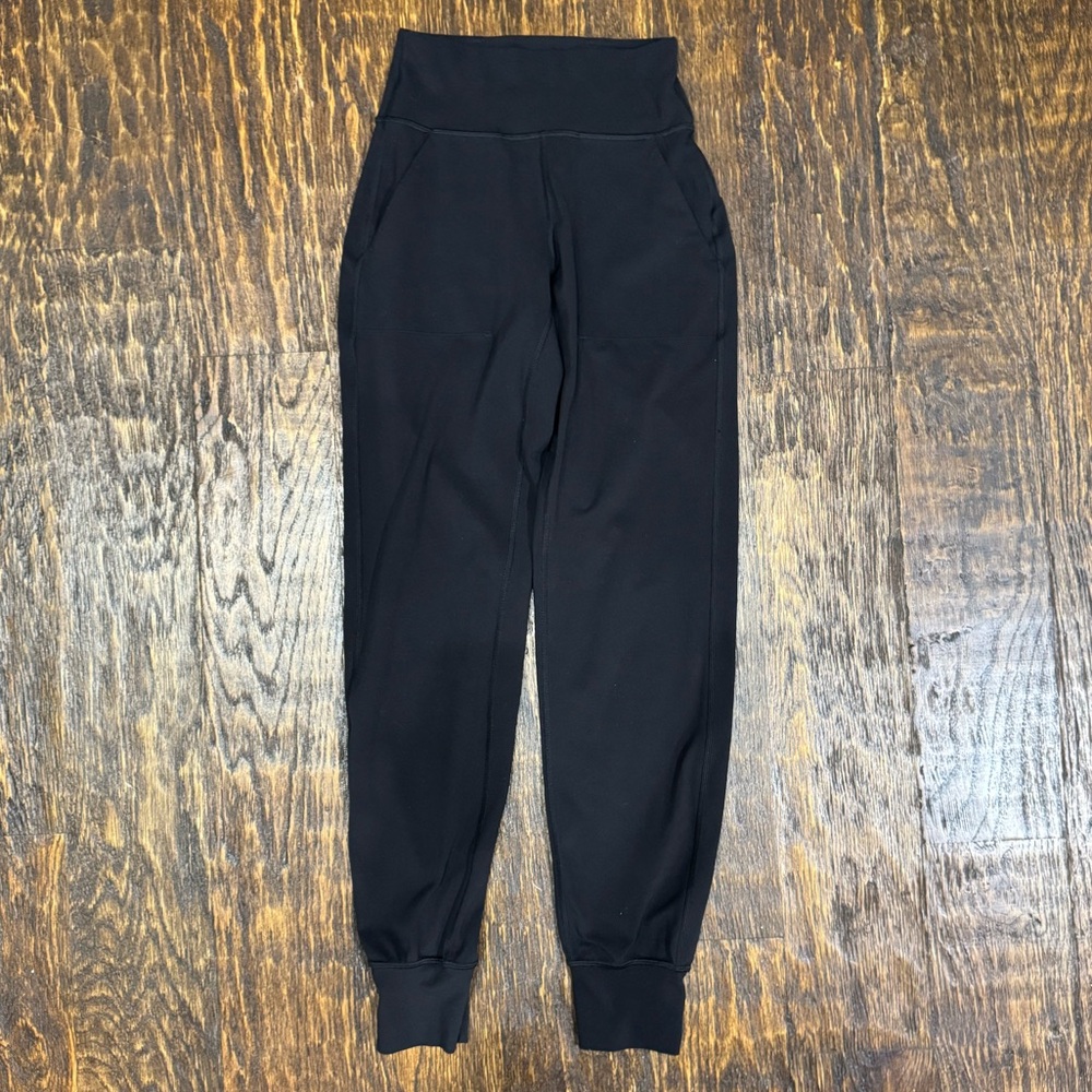 Lululemon women’s Align high rise joggers -size 2 - black - excellent condition!
